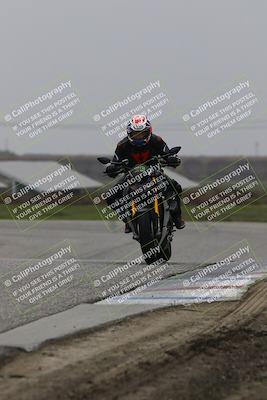 media/Nov-29-2025-TrackDaz (Sat) [[10ae2d9bce]]/C Group/Session 4 (Wheelie Bump)/